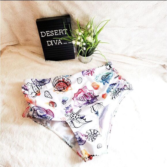 Dressfo	Womens Swim Suit White M Ruched Bikini Bottom 10 New - Picture 5 of 5